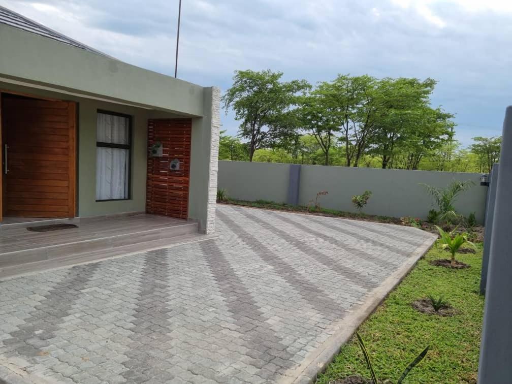 Villa 13 Maun Ngoại thất bức ảnh